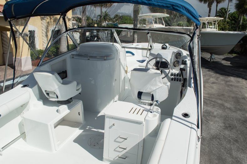 Thumbnail 11 for Used 2006 Polar 2100 DC boat for sale in West Palm Beach, FL