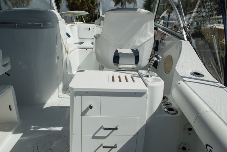 Thumbnail 16 for Used 2006 Polar 2100 DC boat for sale in West Palm Beach, FL