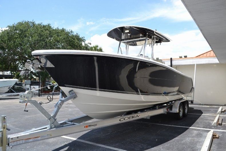 Thumbnail 3 for New 2016 Cobia 277 Center Console boat for sale in West Palm Beach, FL