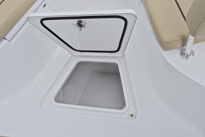 Thumbnail 51 for New 2018 Sportsman Open 242 Center Console boat for sale in West Palm Beach, FL