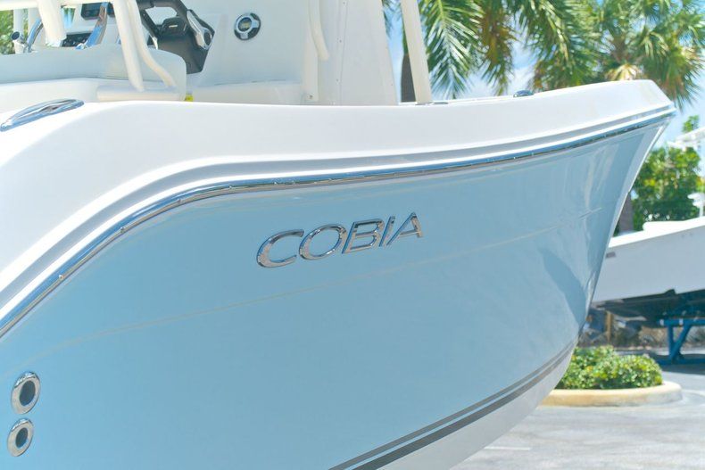 Thumbnail 8 for New 2014 Cobia 237 Center Console boat for sale in West Palm Beach, FL