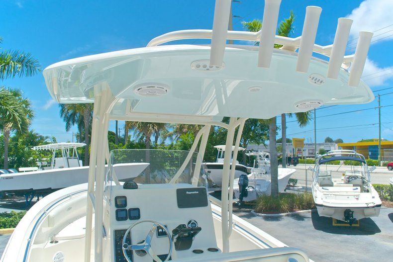 Thumbnail 16 for New 2014 Cobia 237 Center Console boat for sale in West Palm Beach, FL