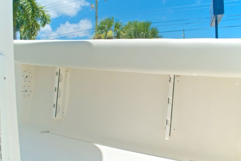 Thumbnail 27 for New 2014 Cobia 237 Center Console boat for sale in West Palm Beach, FL