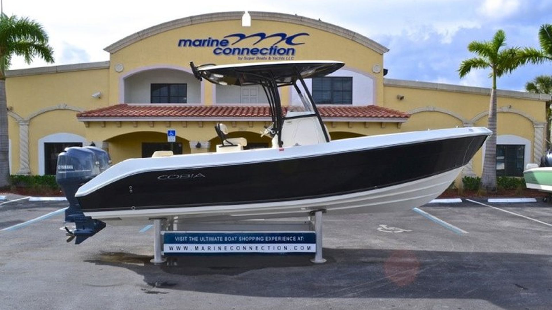 New 2013 Cobia 256 Center Console #K013 image 1