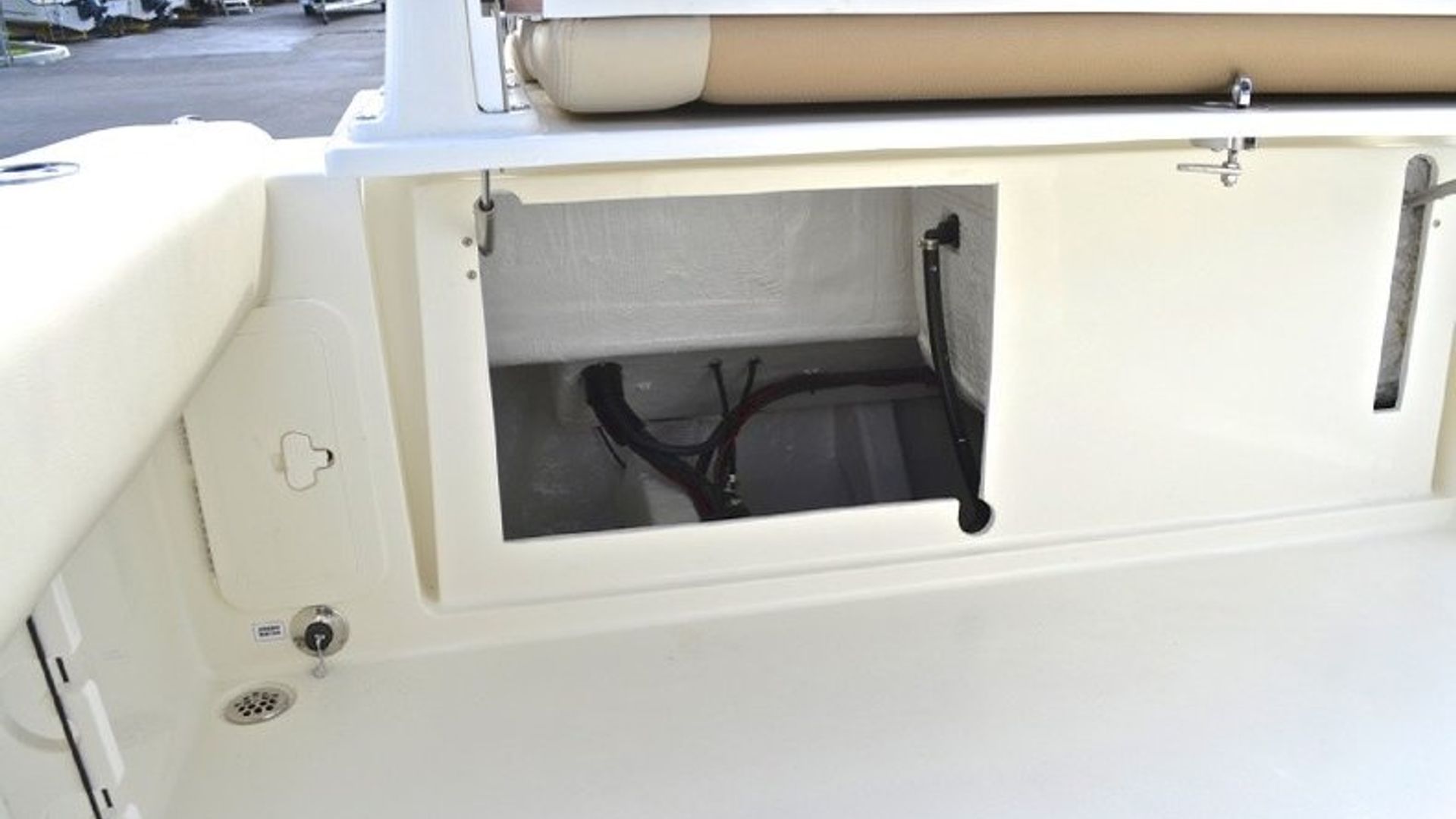 New 2013 Cobia 256 Center Console #K013 image 34