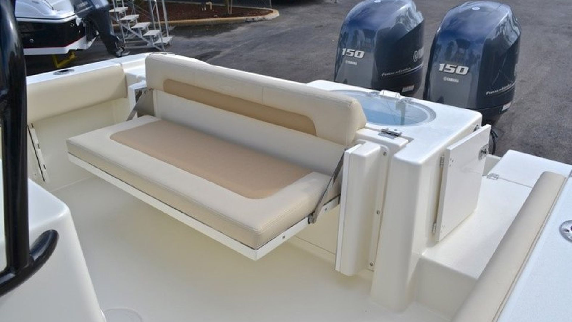 New 2013 Cobia 256 Center Console #K013 image 38