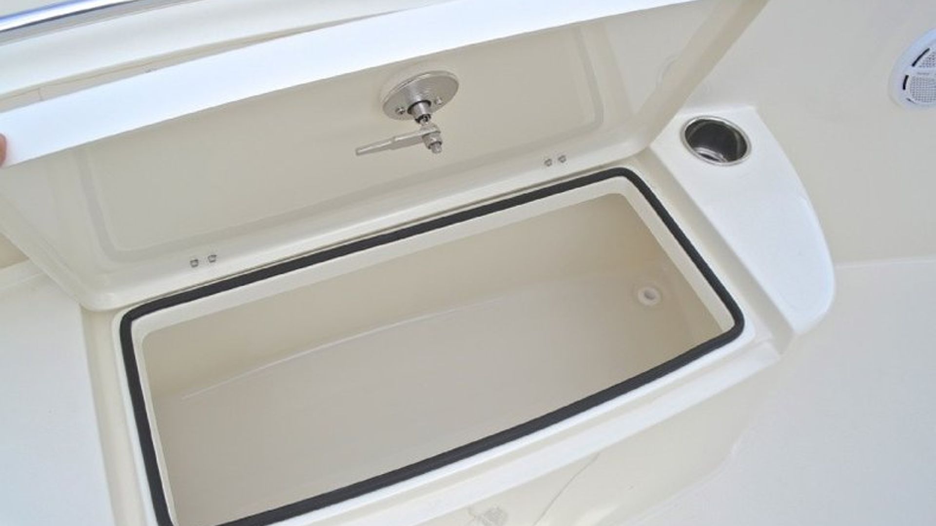 New 2013 Cobia 256 Center Console #K013 image 98