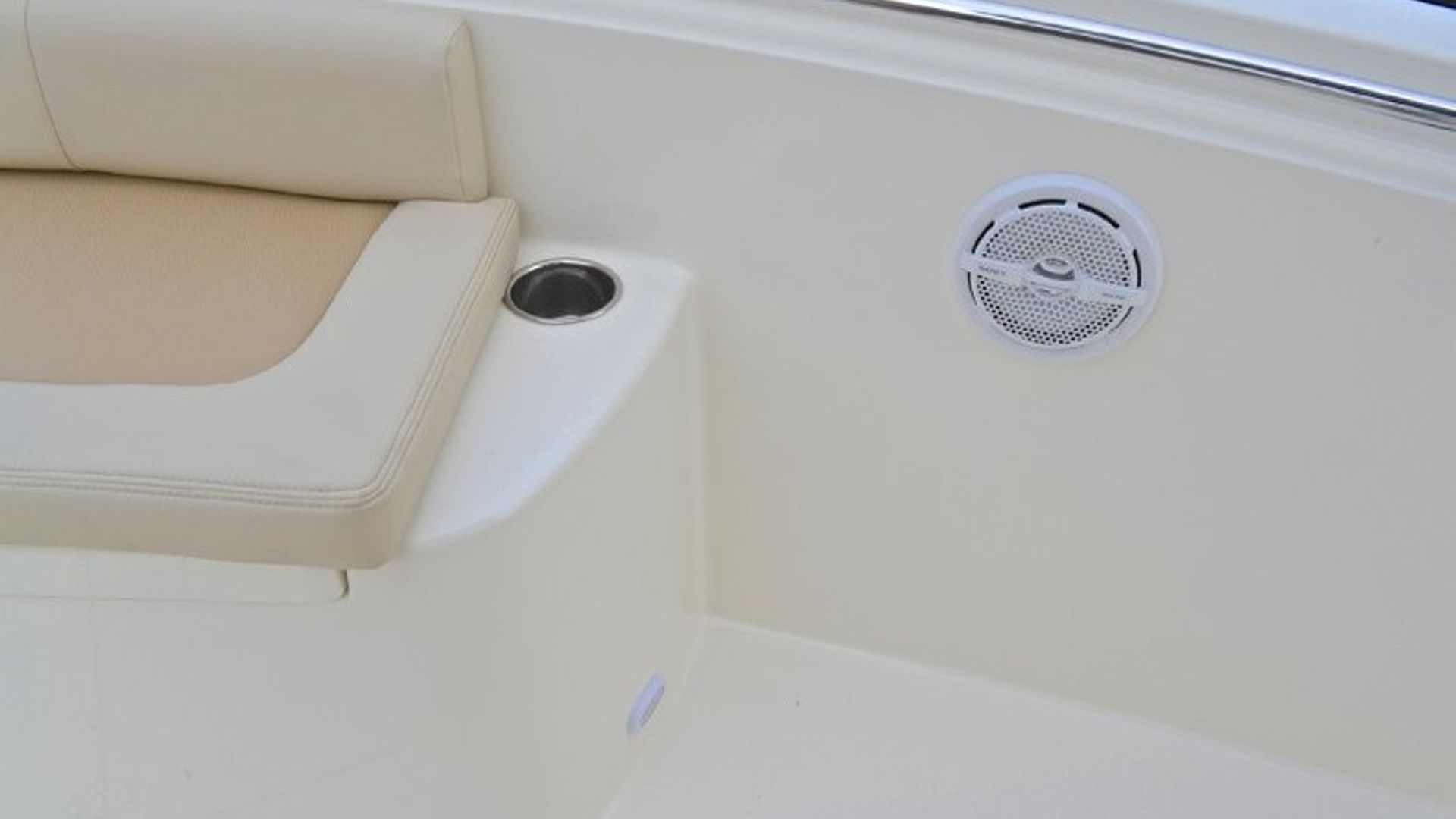 New 2013 Cobia 256 Center Console #K013 image 101