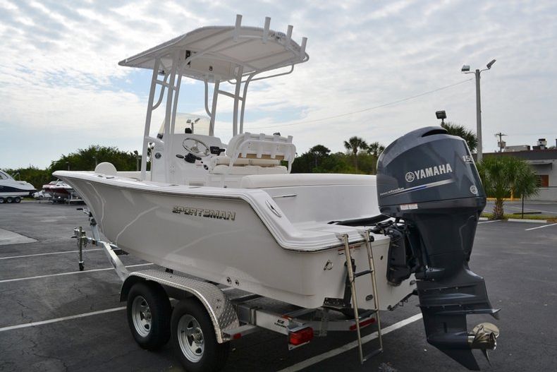 Thumbnail 4 for New 2014 Sportsman Heritage 211 Center Console boat for sale in West Palm Beach, FL