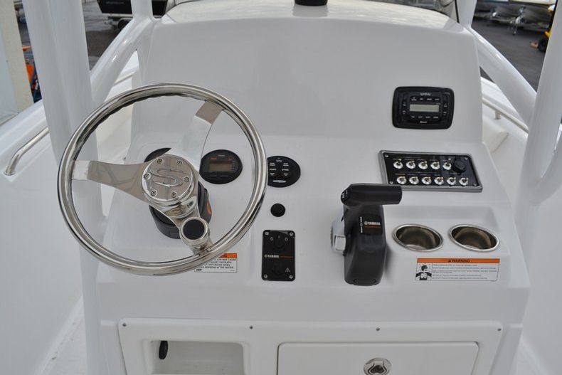Thumbnail 9 for New 2014 Sportsman Heritage 211 Center Console boat for sale in West Palm Beach, FL