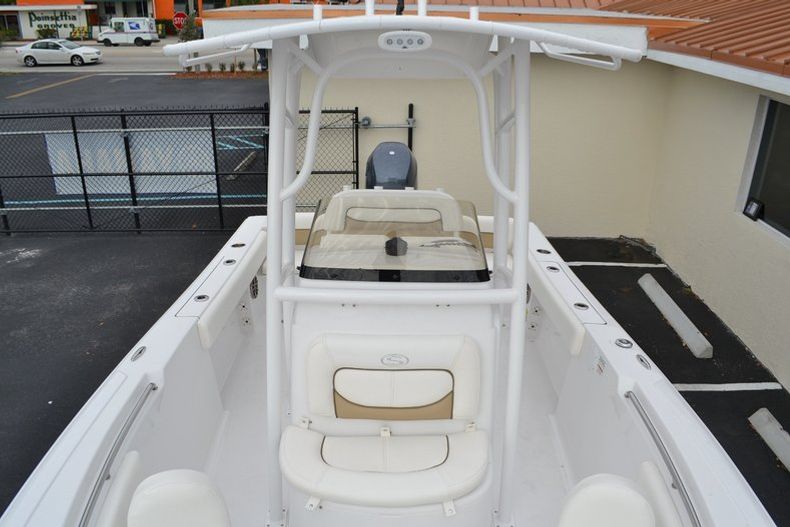 Thumbnail 11 for New 2014 Sportsman Heritage 211 Center Console boat for sale in West Palm Beach, FL