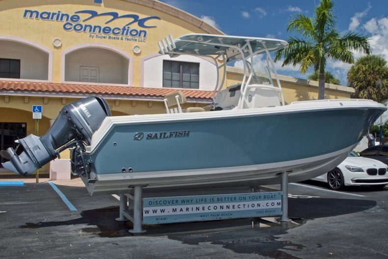 Thumbnail 7 for New 2017 Sailfish 240 CC Center Console boat for sale in Miami, FL