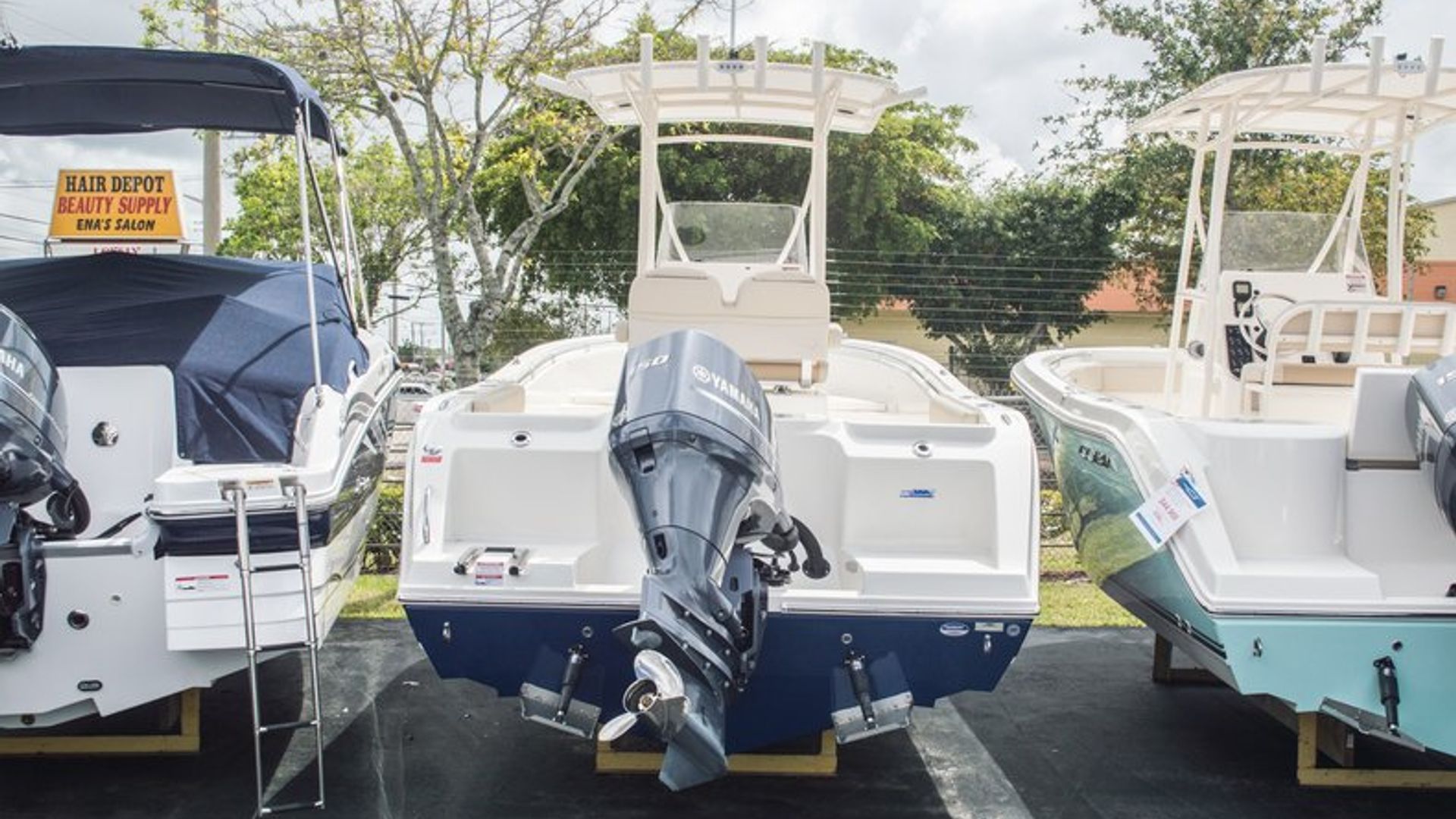 New 2015 Cobia 217 Center Console #R057 image 1