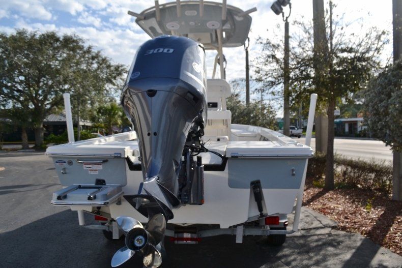 Thumbnail 4 for New 2018 Pathfinder 2400 TRS Bay Boat boat for sale in Vero Beach, FL