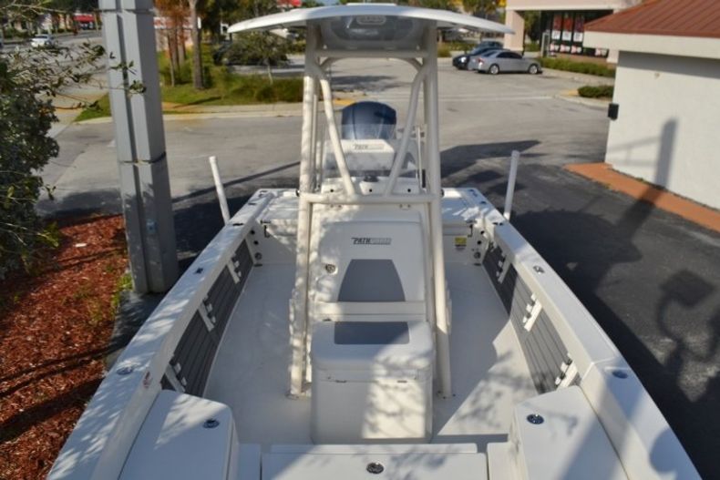 Thumbnail 11 for New 2018 Pathfinder 2400 TRS Bay Boat boat for sale in Vero Beach, FL