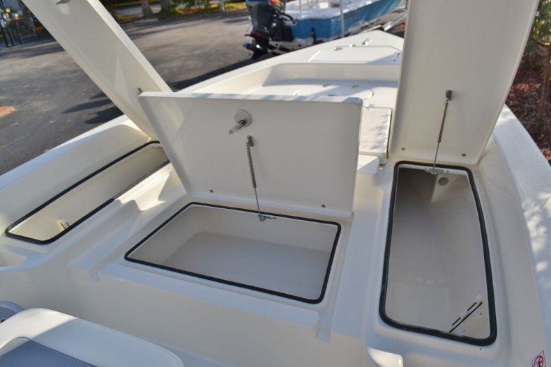 Thumbnail 17 for New 2018 Pathfinder 2400 TRS Bay Boat boat for sale in Vero Beach, FL