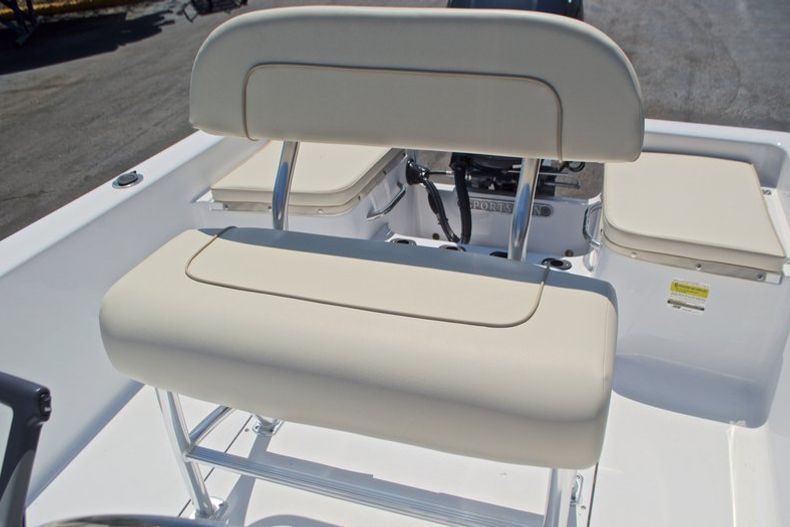 Thumbnail 21 for New 2017 Sportsman 19 Island Reef boat for sale in West Palm Beach, FL