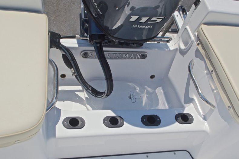 Thumbnail 15 for New 2017 Sportsman 19 Island Reef boat for sale in West Palm Beach, FL