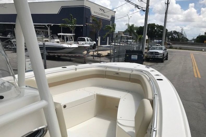 Thumbnail 7 for New 2019 Cobia 277 Center Console boat for sale in Fort Lauderdale, FL