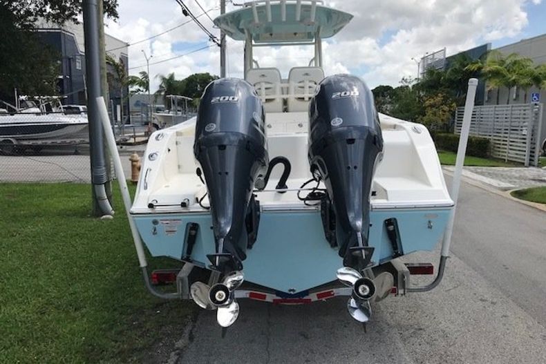 Thumbnail 3 for New 2019 Cobia 277 Center Console boat for sale in Fort Lauderdale, FL