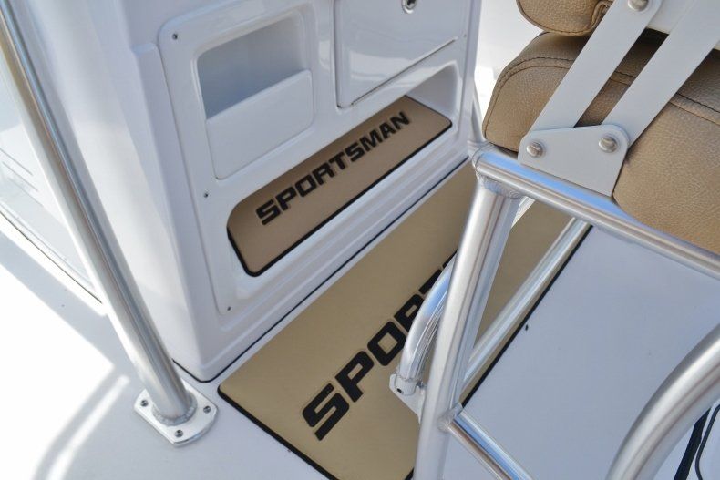 Thumbnail 23 for New 2019 Sportsman Open 212 Center Console boat for sale in Fort Lauderdale, FL