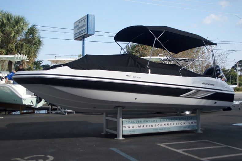 Thumbnail 12 for New 2016 Hurricane Sundeck Sport SS 231 OB boat for sale in West Palm Beach, FL