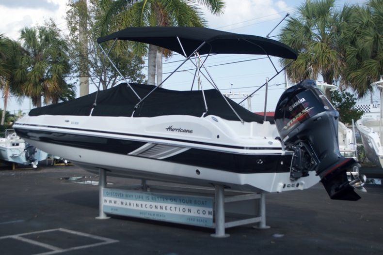 Thumbnail 14 for New 2016 Hurricane Sundeck Sport SS 231 OB boat for sale in West Palm Beach, FL
