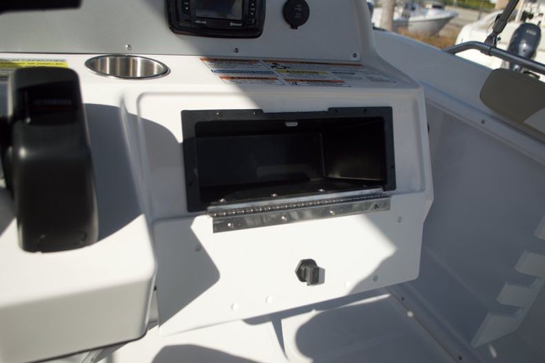 Thumbnail 40 for New 2016 Hurricane Sundeck Sport SS 231 OB boat for sale in West Palm Beach, FL