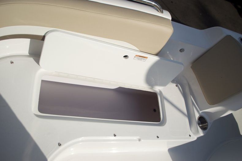 Thumbnail 56 for New 2016 Hurricane Sundeck Sport SS 231 OB boat for sale in West Palm Beach, FL