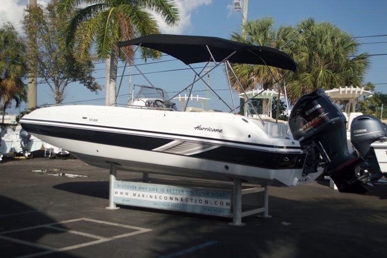 Thumbnail 6 for New 2016 Hurricane Sundeck Sport SS 231 OB boat for sale in West Palm Beach, FL
