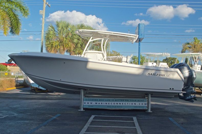 Thumbnail 4 for New 2016 Sailfish 270 CC Center Console boat for sale in Miami, FL