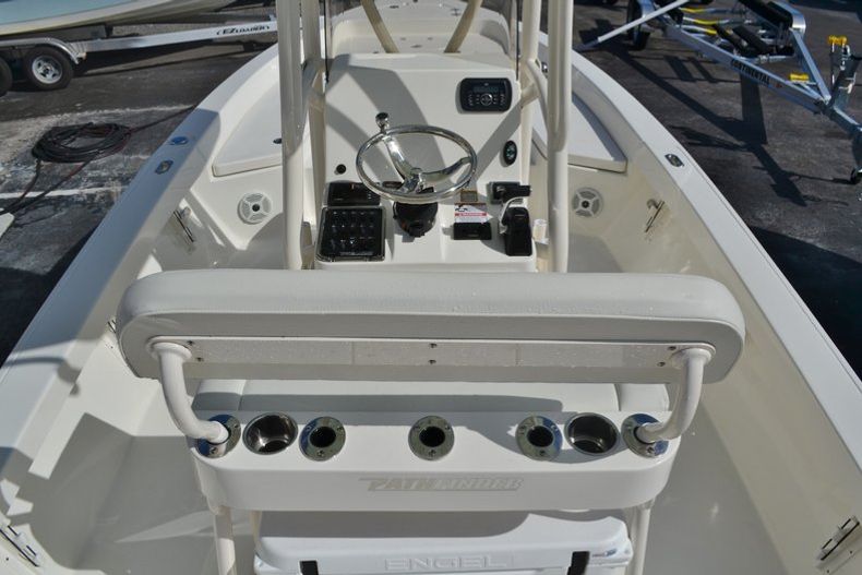 Thumbnail 10 for New 2016 Pathfinder 2400 TRS Bay Boat boat for sale in Vero Beach, FL