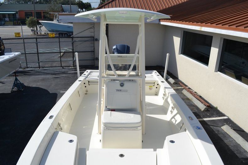 Thumbnail 13 for New 2016 Pathfinder 2400 TRS Bay Boat boat for sale in Vero Beach, FL