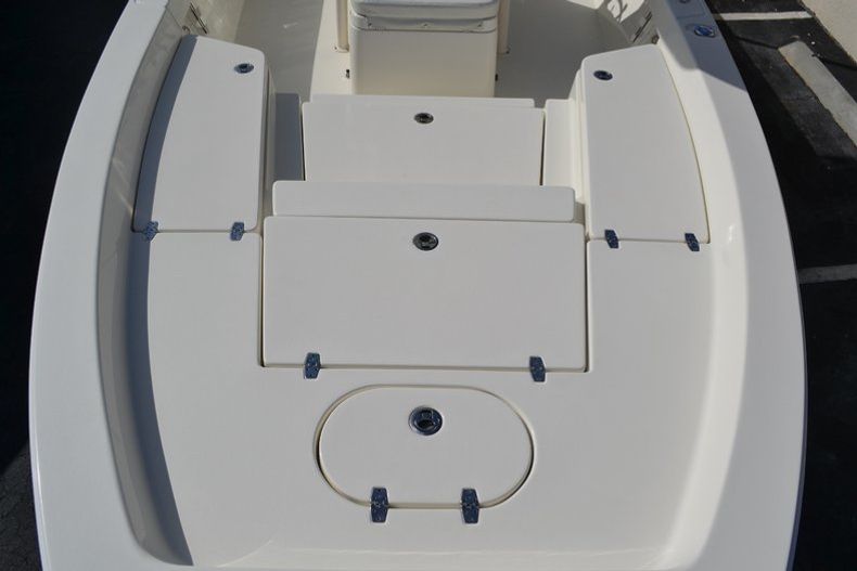 Thumbnail 14 for New 2016 Pathfinder 2400 TRS Bay Boat boat for sale in Vero Beach, FL