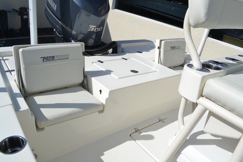 Thumbnail 16 for New 2016 Pathfinder 2400 TRS Bay Boat boat for sale in Vero Beach, FL