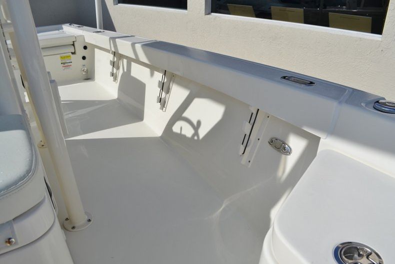 Thumbnail 25 for New 2016 Pathfinder 2400 TRS Bay Boat boat for sale in Vero Beach, FL