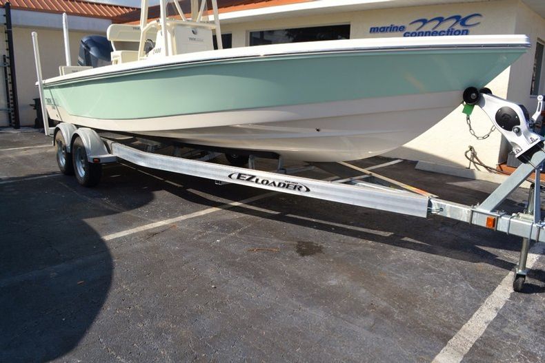 Thumbnail 26 for New 2016 Pathfinder 2400 TRS Bay Boat boat for sale in Vero Beach, FL