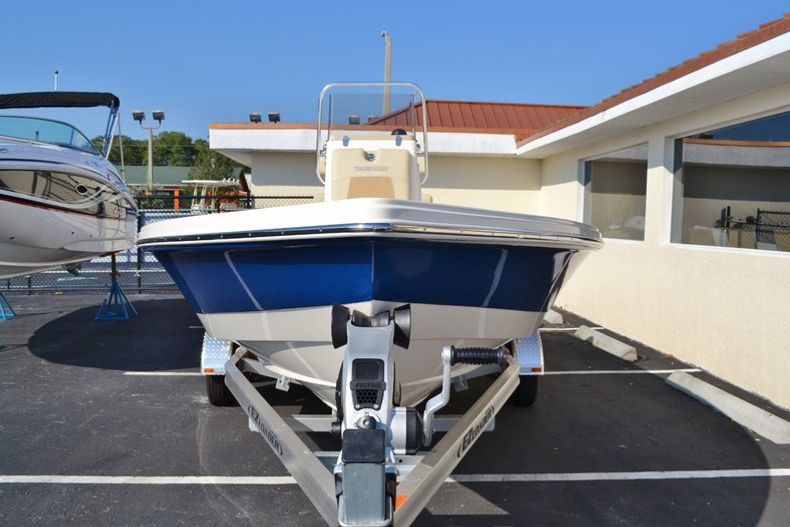 Thumbnail 2 for New 2014 Pathfinder 2200 TRS Bay Boat boat for sale in Vero Beach, FL