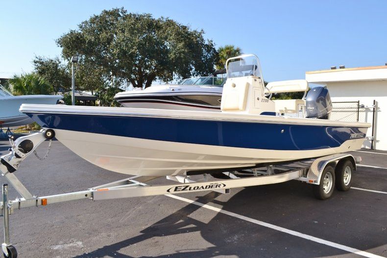 Thumbnail 3 for New 2014 Pathfinder 2200 TRS Bay Boat boat for sale in Vero Beach, FL