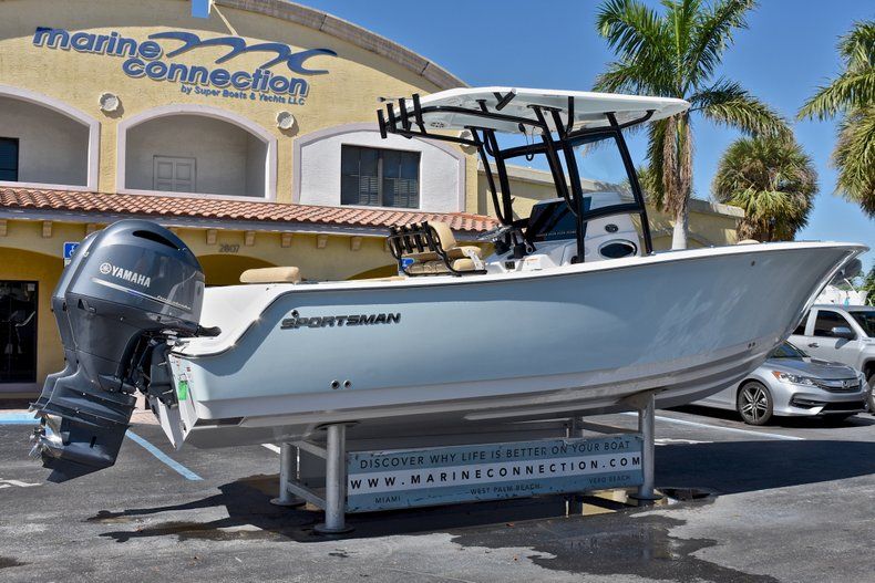 Thumbnail 7 for New 2018 Sportsman Heritage 251 Center Console boat for sale in West Palm Beach, FL