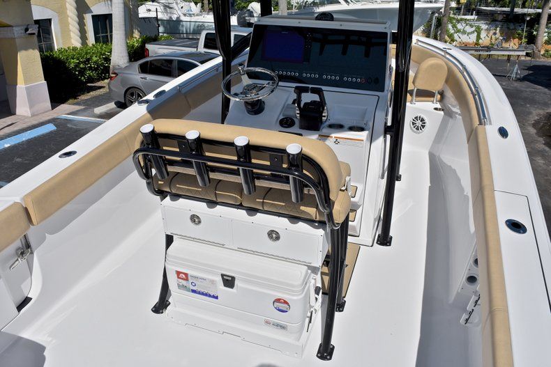 Thumbnail 9 for New 2018 Sportsman Heritage 251 Center Console boat for sale in West Palm Beach, FL