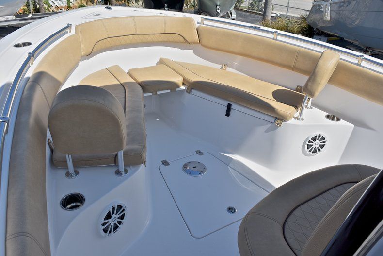 Thumbnail 46 for New 2018 Sportsman Heritage 251 Center Console boat for sale in West Palm Beach, FL