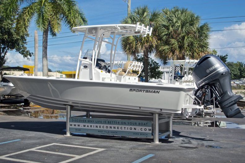 Thumbnail 6 for New 2017 Sportsman Masters 247 Bay Boat boat for sale in West Palm Beach, FL