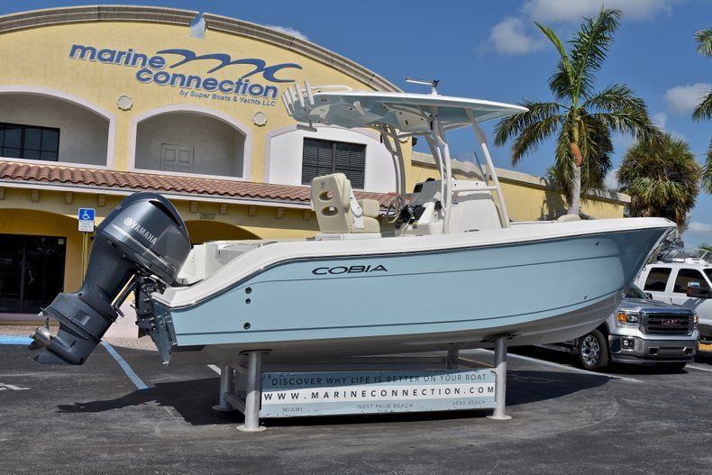 Thumbnail 8 for New 2018 Cobia 237 Center Console boat for sale in West Palm Beach, FL