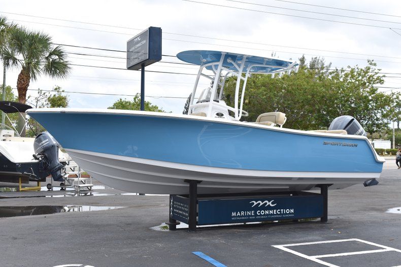 Thumbnail 3 for New 2018 Sportsman Heritage 231 Center Console boat for sale in West Palm Beach, FL