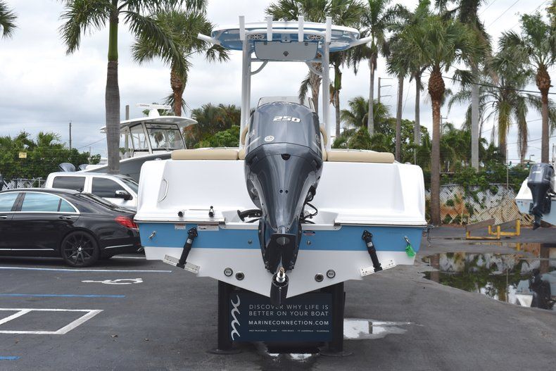 Thumbnail 6 for New 2018 Sportsman Heritage 231 Center Console boat for sale in West Palm Beach, FL