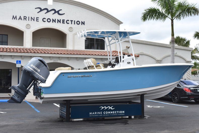 Thumbnail 7 for New 2018 Sportsman Heritage 231 Center Console boat for sale in West Palm Beach, FL