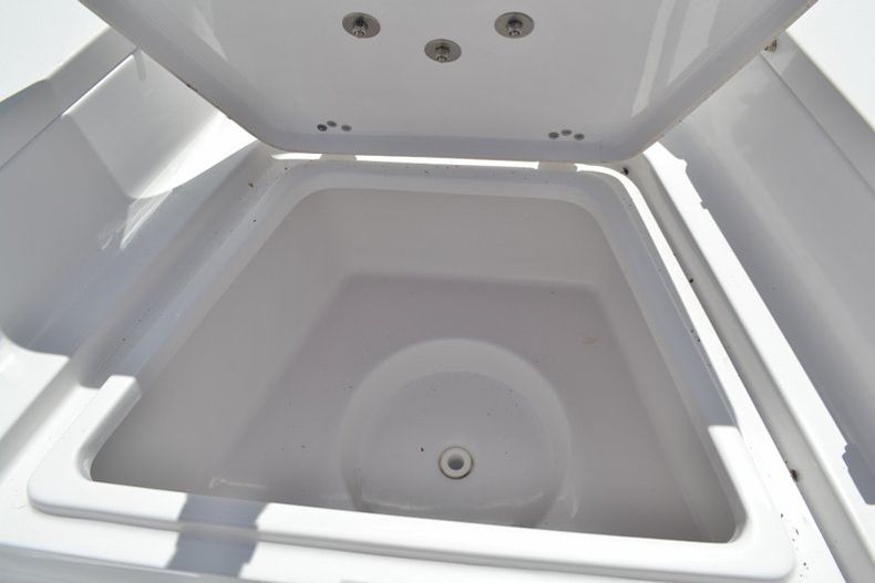 Thumbnail 19 for New 2015 Sportsman Heritage 231 Center Console boat for sale in Miami, FL