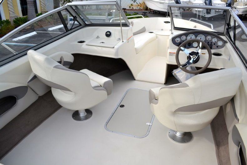 Thumbnail 30 for New 2013 Stingray 191 LX Bowrider boat for sale in West Palm Beach, FL