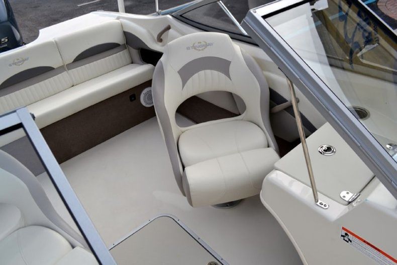Thumbnail 64 for New 2013 Stingray 191 LX Bowrider boat for sale in West Palm Beach, FL